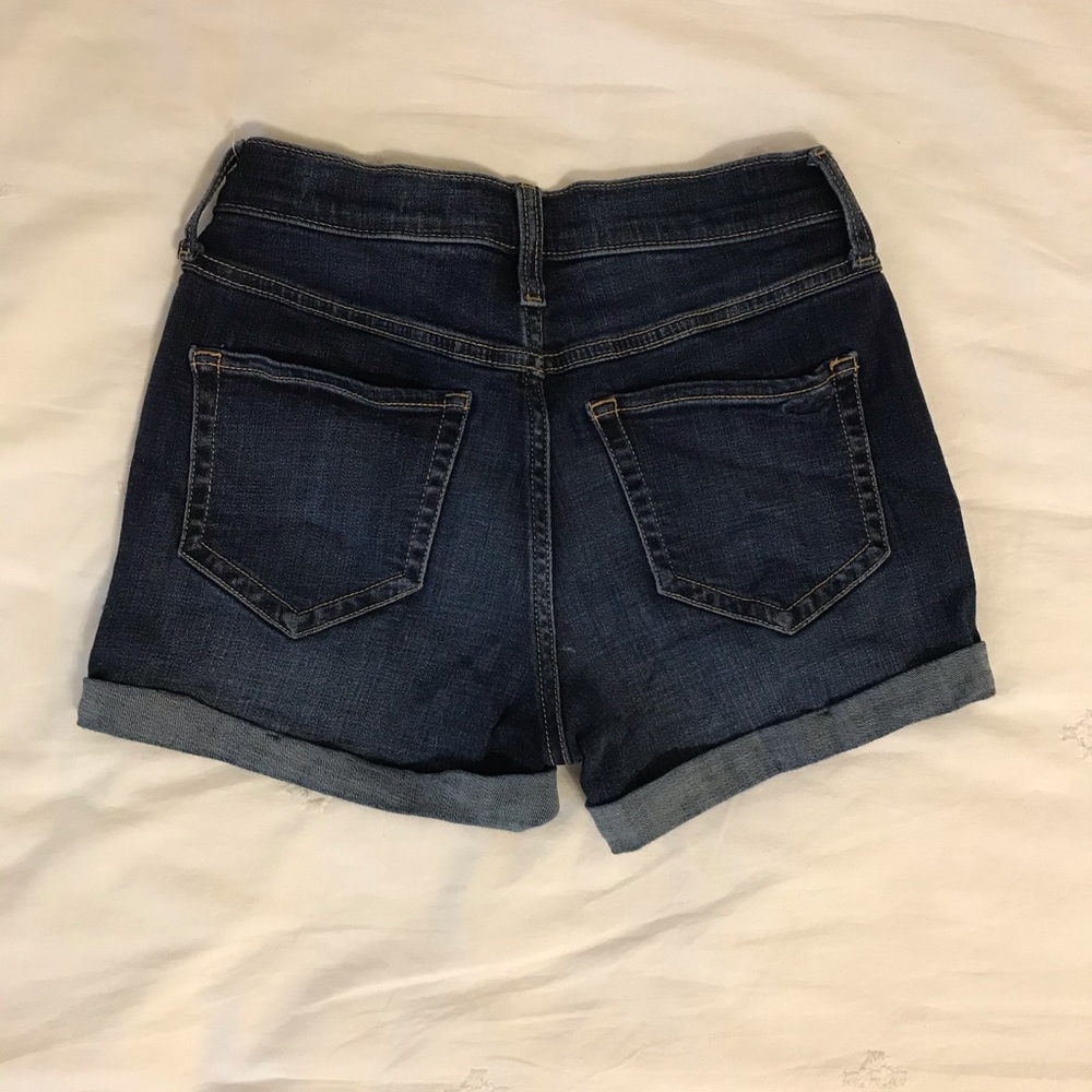 High Rise Hollister Shorts - Picture 2 of 3
